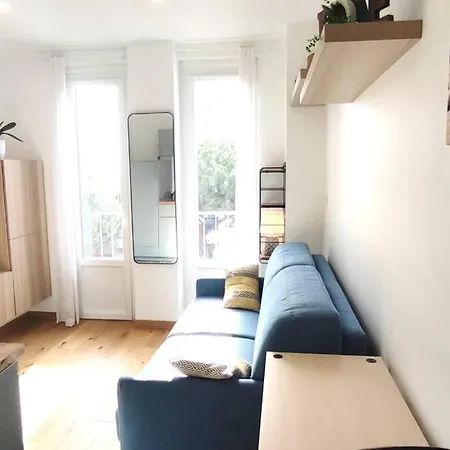 Des Iles : Apt 2 Prs Ultra Centre Juan